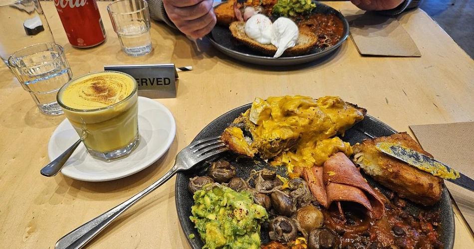24 Hours in Leimert Park Village, Los Angeles: A Cultural & Creative Journey
